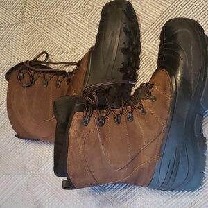 Quest size 10 brown and black boots for men